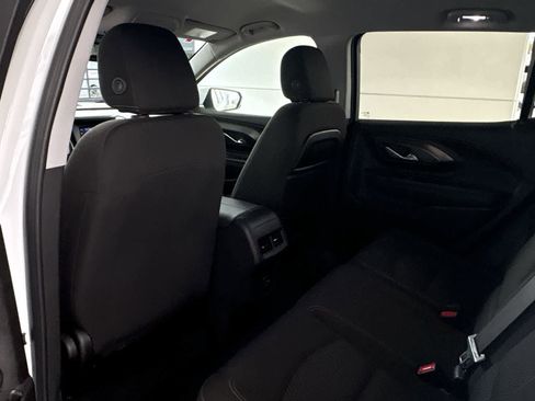 Used 2024 GMC Terrain SLE image 10