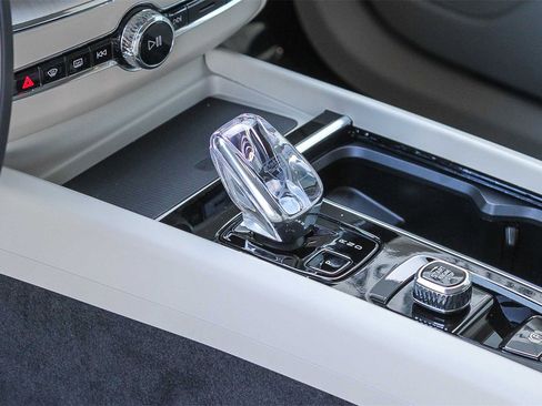 New 2026 Volvo XC60 B5 Ultra w/ Protection Package Premier image 22