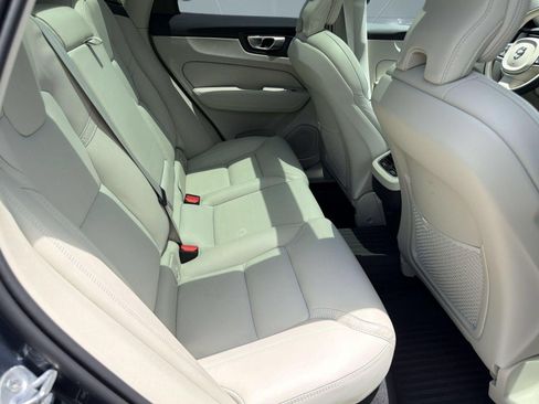 Certified 2024 Volvo XC60 B5 Ultimate w/ Protection Package Premier AWD/4WD image 29