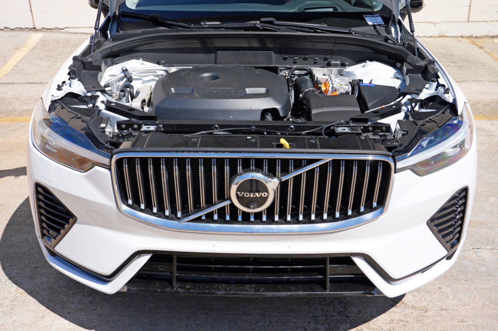 Used 2024 Volvo XC60 T8 Ultimate w/ Protection Package Premier AWD/4WD image 8