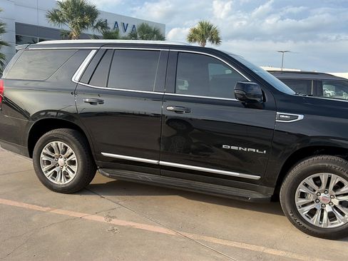 Used 2024 GMC Yukon Denali AWD/4WD image 2