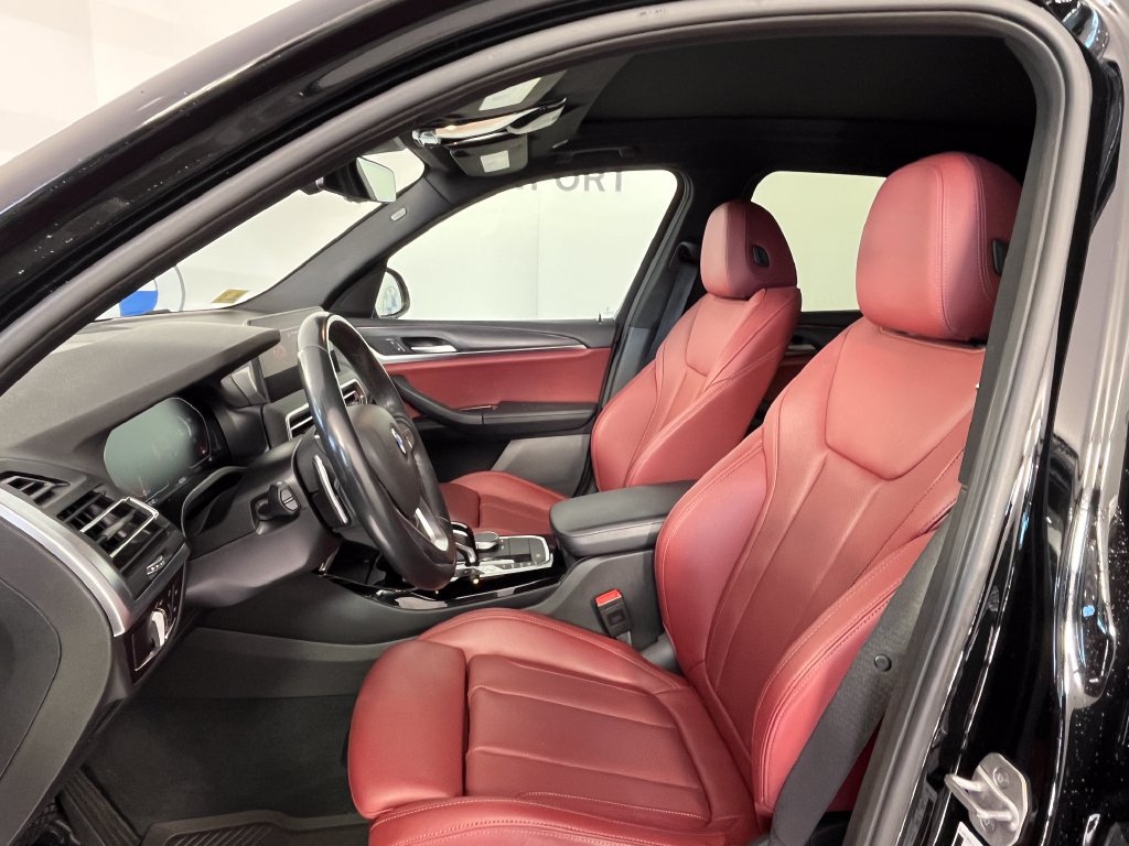 Used 2023 BMW X3 xDrive30i w/ Premium Package AWD/4WD image 2