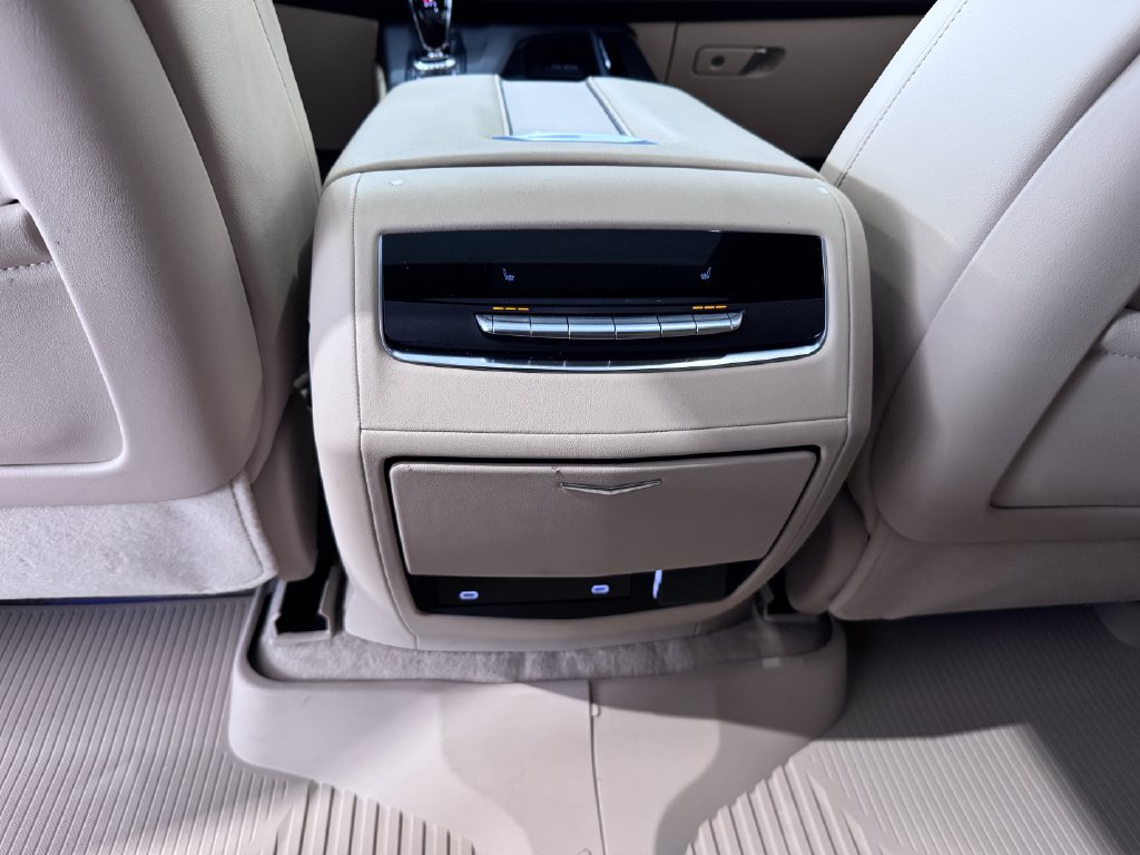 Certified 2024 Cadillac Escalade ESV Premium Luxury w/ Performance Package AWD/4WD image 31