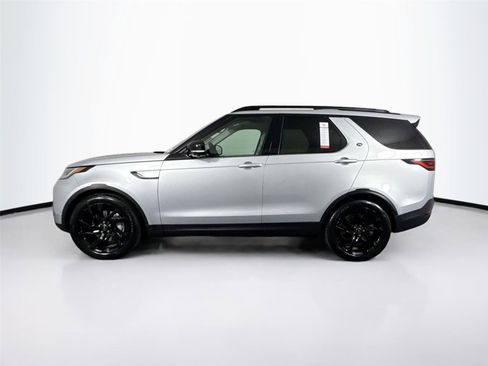 Used 2024 Land Rover Discovery S image 14