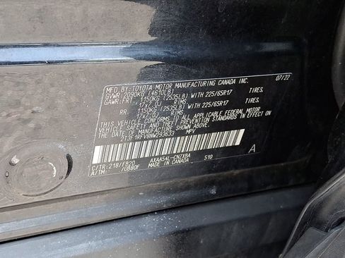 Certified 2022 Toyota RAV4 LE AWD/4WD image 31