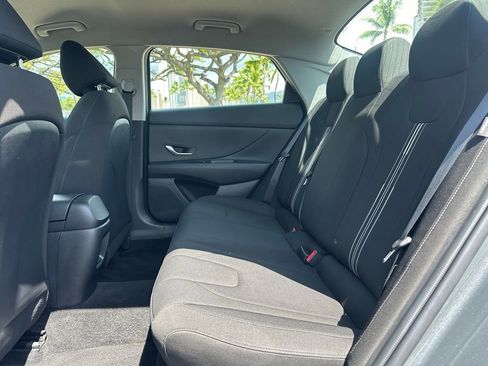 Used 2024 Hyundai Elantra SEL FWD image 11