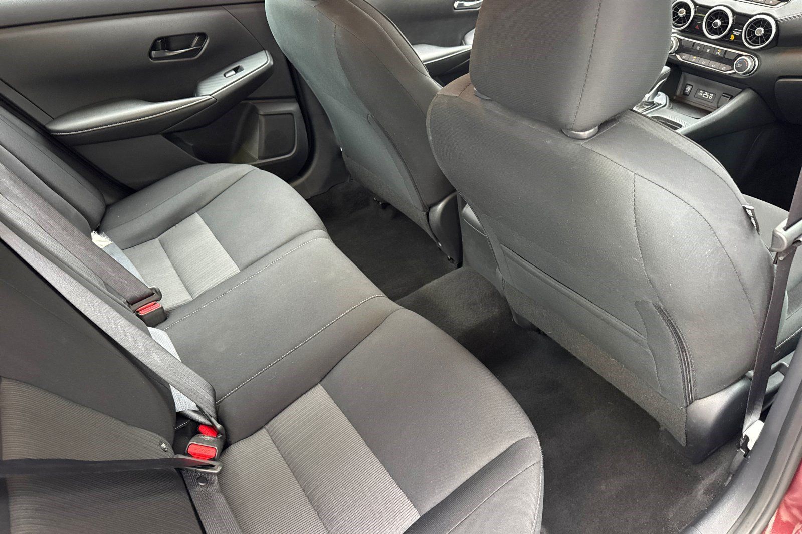Used 2024 Nissan Sentra SV FWD image 30