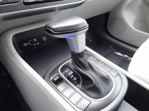 Used 2024 Hyundai Kona SEL FWD image 30