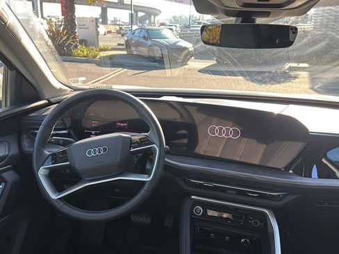 Used 2025 Audi Q5 Premium Plus w/ Premium Plus image 10