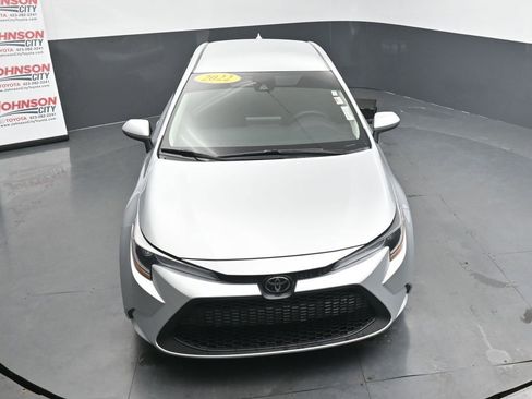 Used 2022 Toyota Corolla LE image 27