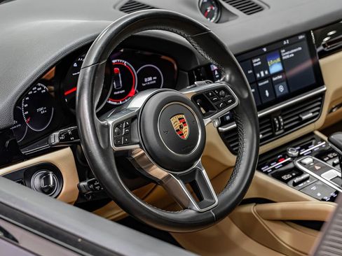 Used 2019 Porsche Cayenne image 14
