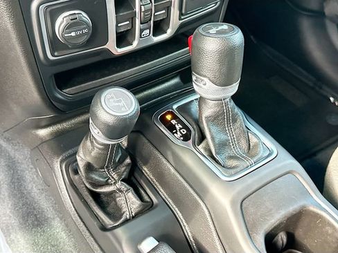 Used 2024 Jeep Wrangler Sport S image 16