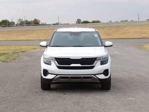 Used 2022 Kia Seltos LX AWD/4WD image 3