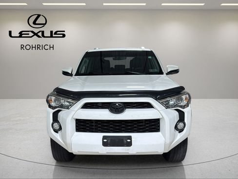 Used 2017 Toyota 4Runner SR5 Premium AWD/4WD image 2