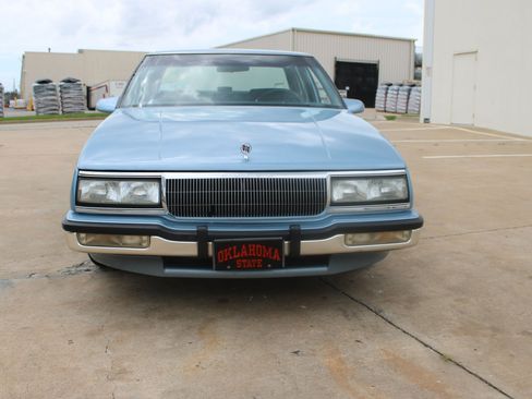 Used 1990 Buick Le Sabre Custom FWD image 3
