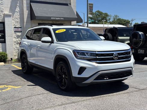 Used 2022 Volkswagen Atlas SE w/ Panoramic Sunroof Package FWD image 12