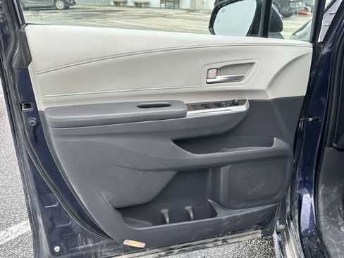 Used 2021 Toyota Sienna XLE image 10