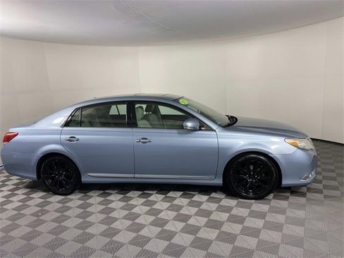 Used 2011 Toyota Avalon Limited image 10