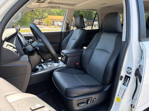 Used 2024 Toyota 4Runner SR5 Premium w/ Moonroof Package AWD/4WD image 15