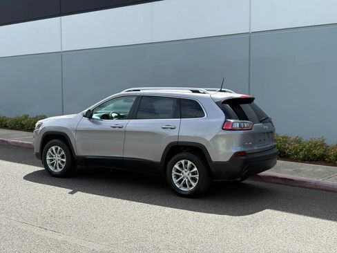 Used 2019 Jeep Cherokee Latitude w/ Popular Appearance Group AWD/4WD image 4