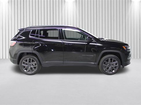 New 2026 Jeep Compass Limited image 2