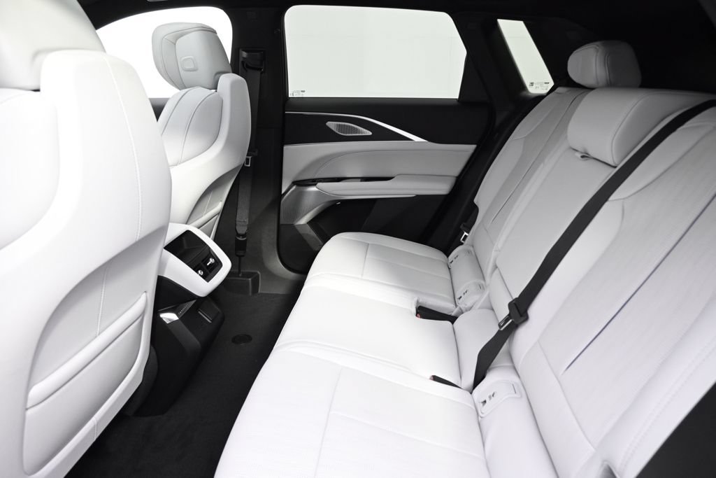 New 2026 Cadillac Lyriq Premium Luxury w/ LPO, Floor Liner Package AWD/4WD image 20