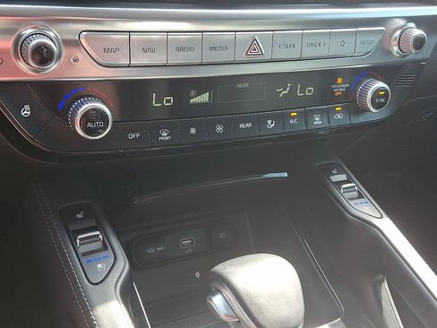 Used 2022 Kia Telluride EX w/ EX Premium Package AWD/4WD image 16