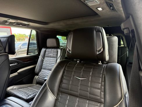 Used 2023 Cadillac Escalade Sport Platinum RWD image 19