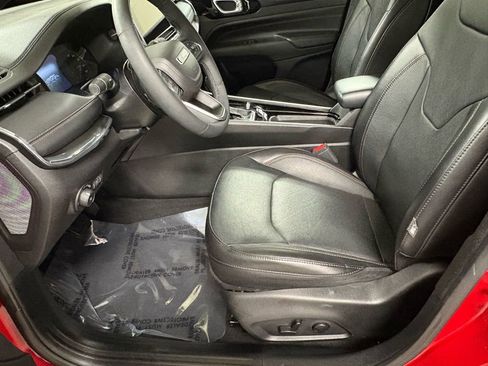 Used 2023 Jeep Compass Limited image 13