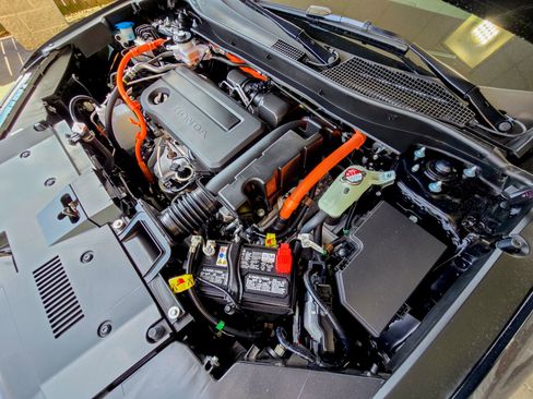 Used 2025 Honda CR-V Sport image 36