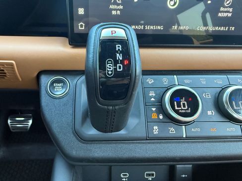 Used 2023 Land Rover Defender 110 V8 AWD/4WD image 20