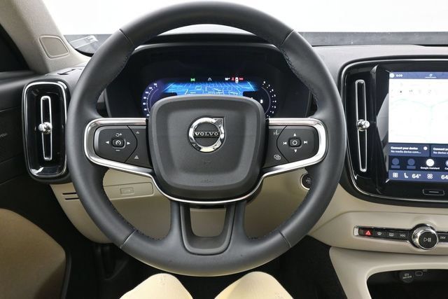 Used 2024 Volvo XC40 B5 Ultimate AWD/4WD image 24