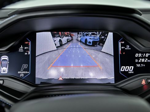 Used 2020 Lamborghini Huracan EVO image 32