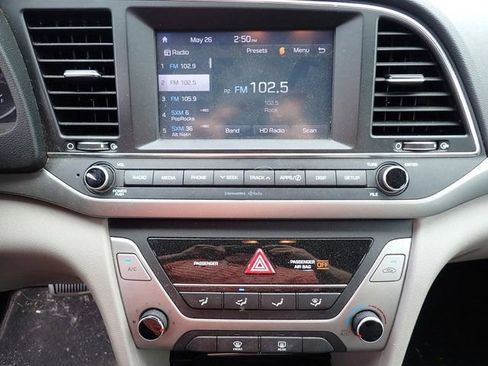 Used 2018 Hyundai Elantra SEL FWD image 15