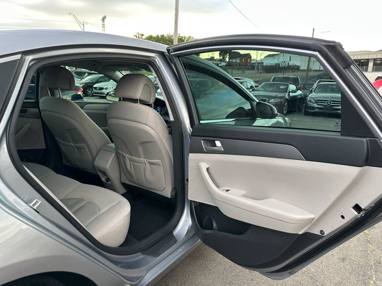 Used 2015 Hyundai Sonata SE FWD image 30