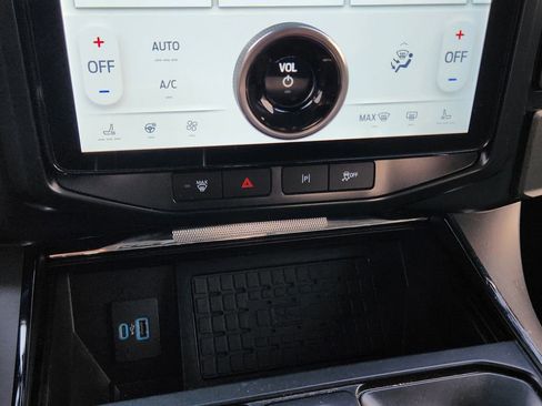 Used 2024 Ford F150 Lightning Flash image 26