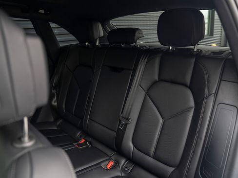 Certified 2026 Porsche Macan image 21