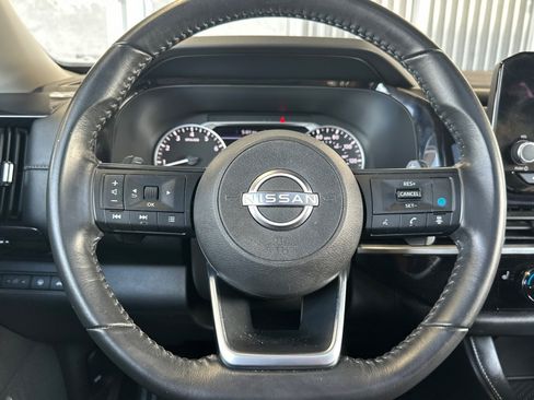 Used 2024 Nissan Pathfinder SV w/ SV Premium Package FWD image 23