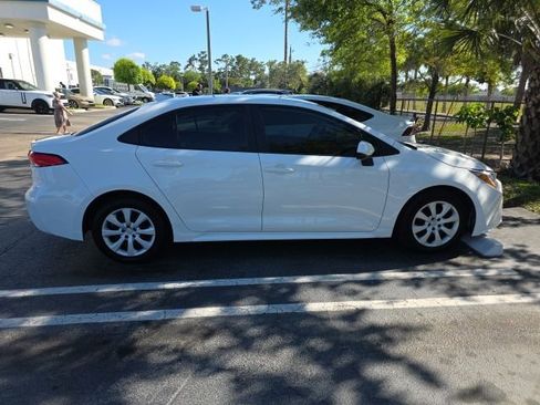 Used 2024 Toyota Corolla LE image 5