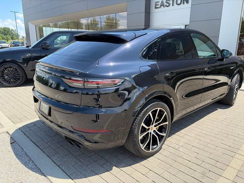 Used 2022 Porsche Cayenne Turbo S AWD/4WD image 5