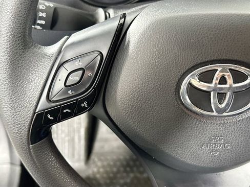 Used 2021 Toyota C-HR LE image 19