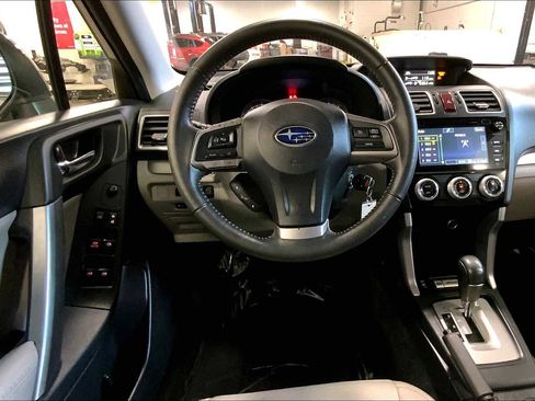 Used 2016 Subaru Forester 2.5i Limited AWD/4WD image 6