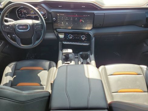 Used 2024 GMC Sierra 1500 AT4 w/ Technology Package AWD/4WD image 9