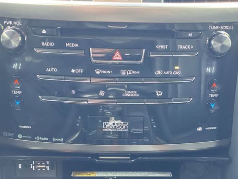 Used 2017 Lexus LX 570 4WD w/ Luxury Package image 21