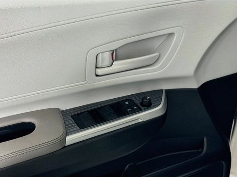 Certified 2026 Toyota Sienna LE AWD/4WD image 19