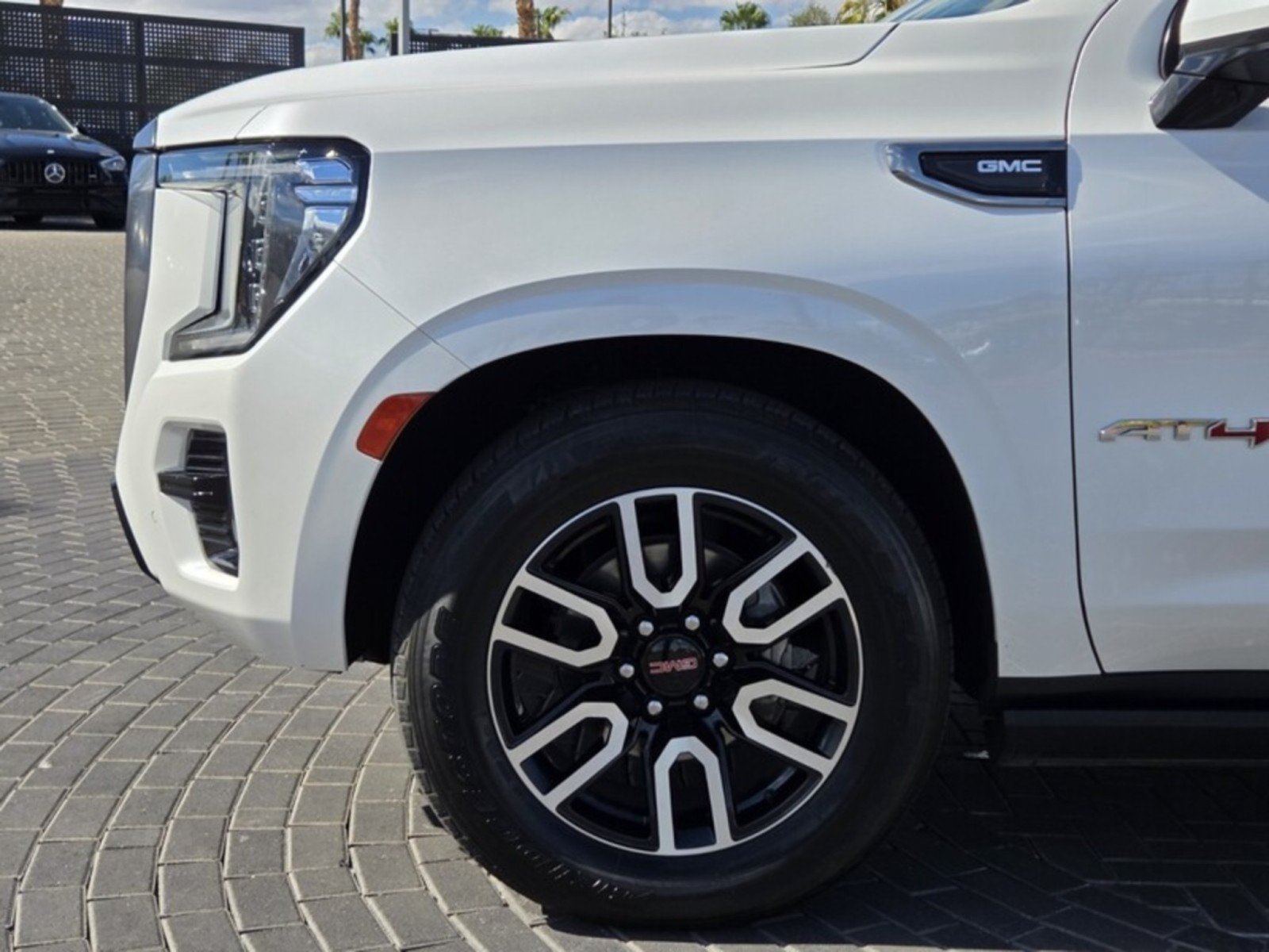 Used 2021 GMC Yukon AT4 w/ AT4 Premium Plus Package AWD/4WD image 12