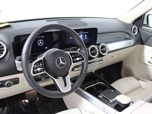 Used 2023 Mercedes-Benz GLB 250 image 7