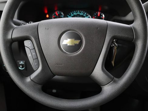 Used 2025 Chevrolet Express 3500 LT w/ LT Preferred Equipment Group RWD image 18