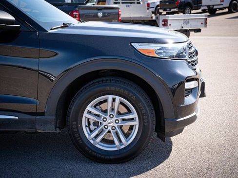 Used 2024 Ford Explorer XLT w/ Equipment Group 202A image 5