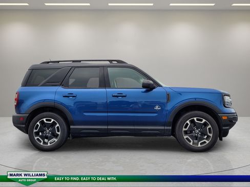Used 2024 Ford Bronco Sport Outer Banks w/ Tech Package AWD/4WD image 2